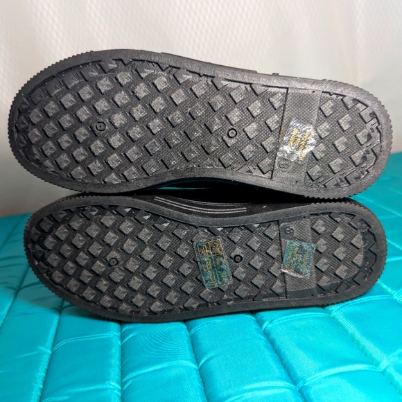 Journee Collection "Stelly" Short Faux Suede Fur-Lined Boots, Black/Cream, Size8 - Picture 7 of 10